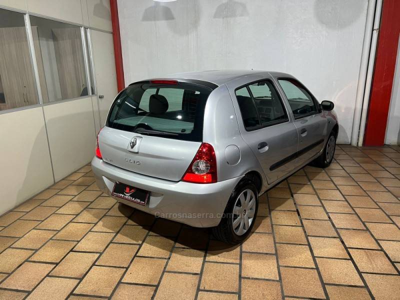 RENAULT - CLIO - 2012/2012 - Prata - R$ 26.900,00