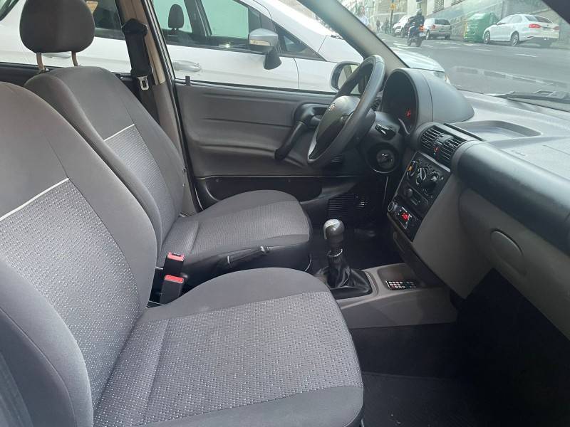 CHEVROLET - CLASSIC - 2016/2016 - Branca - R$ 33.900,00
