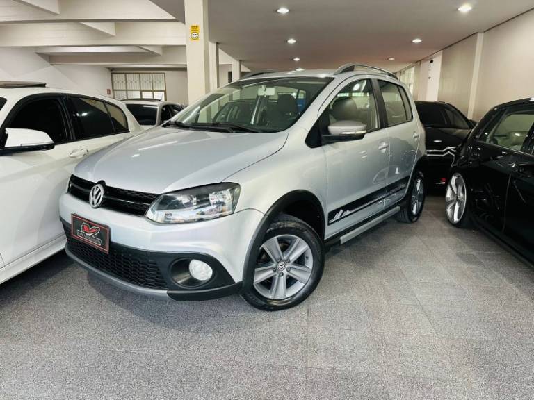 VOLKSWAGEN - CROSSFOX - 2012/2012 - Prata - R$ 42.900,00