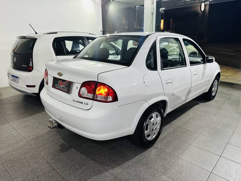 CHEVROLET - CLASSIC - 2016/2016 - Branca - R$ 33.900,00