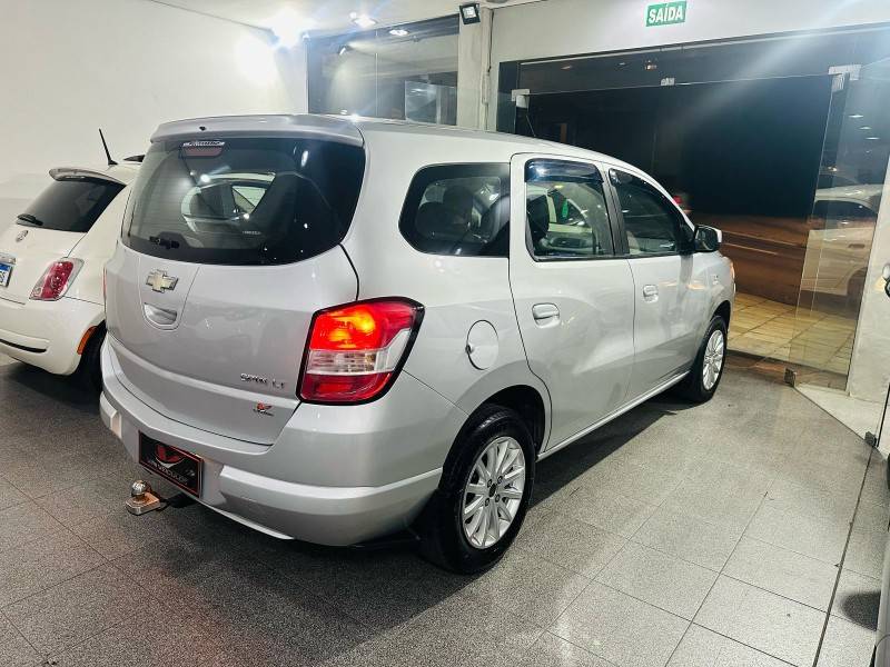 CHEVROLET - SPIN - 2013/2013 - Prata - R$ 44.900,00