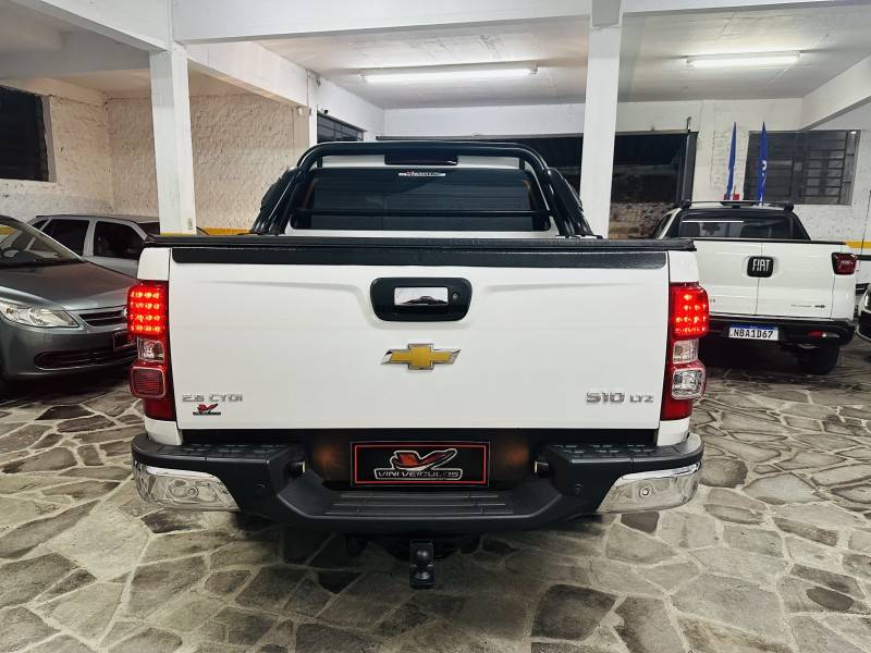 CHEVROLET - S10 - 2017/2017 - Branca - R$ 147.900,00