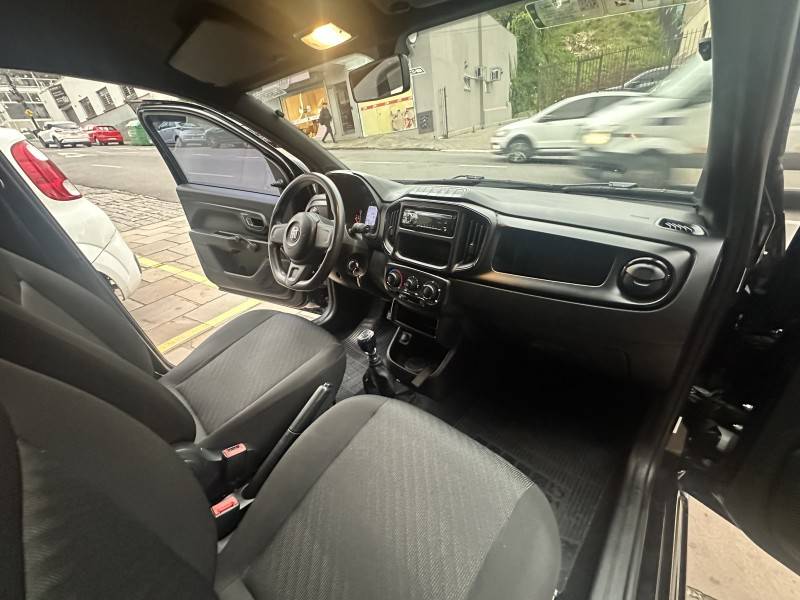 FIAT - STRADA - 2022/2022 - Preta - R$ 64.900,00