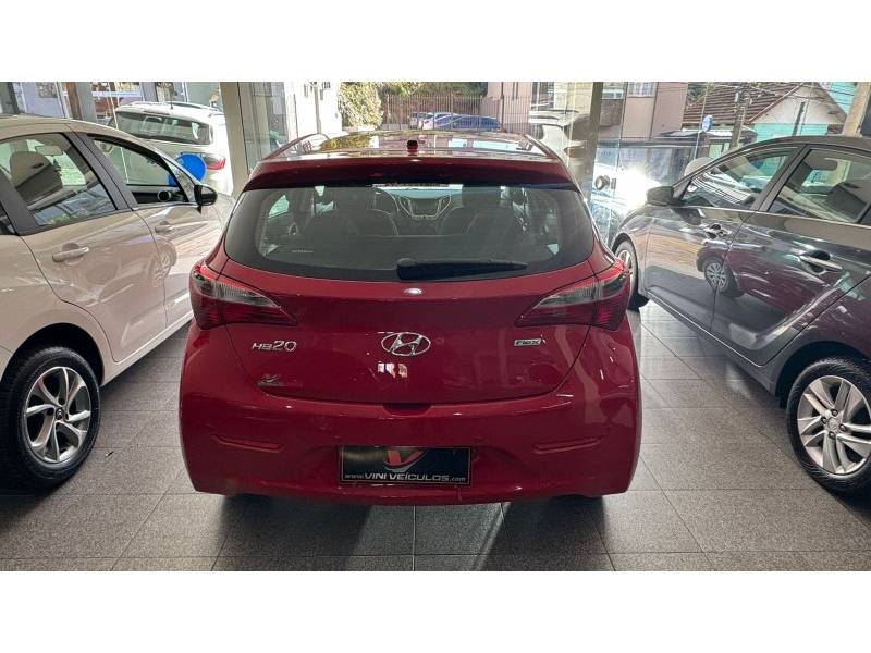 HYUNDAI - HB20 - 2013/2013 - Vermelha - R$ 41.900,00