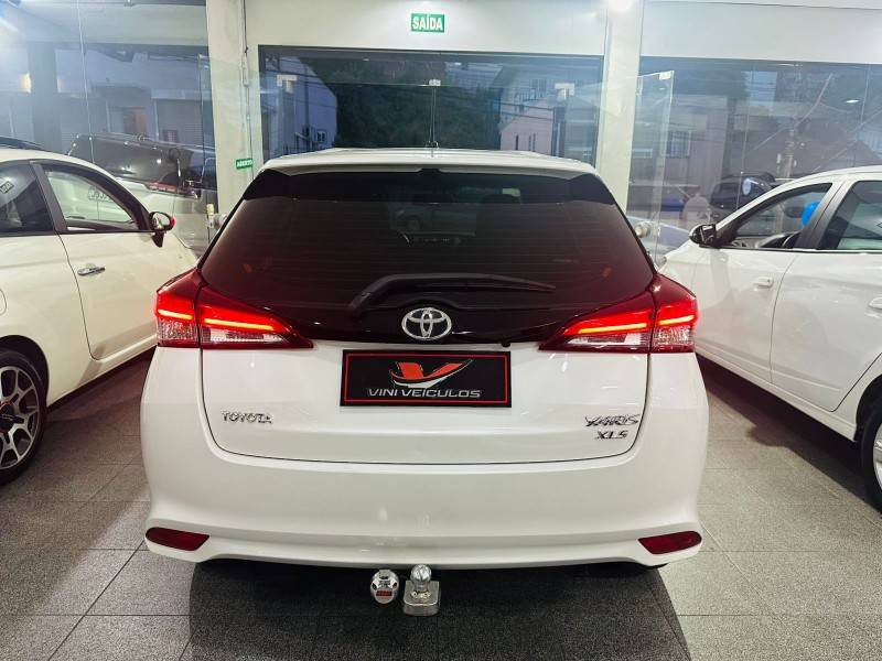 TOYOTA - YARIS - 2019/2019 - Prata - R$ 84.900,00