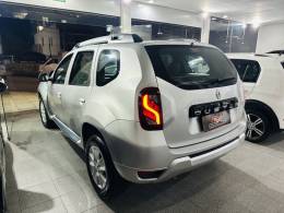 RENAULT - DUSTER - 2016/2016 - Prata - R$ 58.900,00