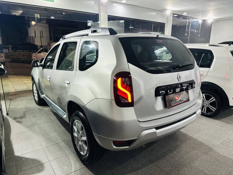 RENAULT - DUSTER - 2016/2016 - Prata - R$ 58.900,00