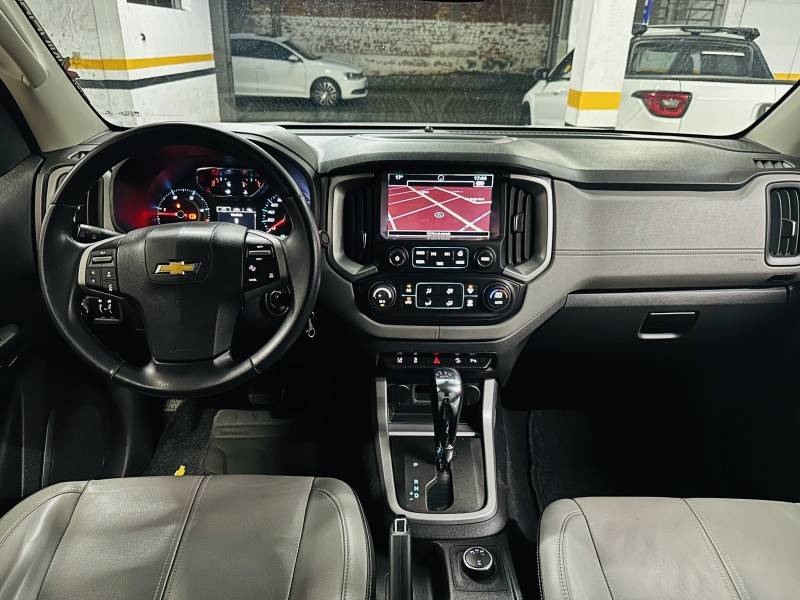 CHEVROLET - S10 - 2017/2017 - Branca - R$ 147.900,00