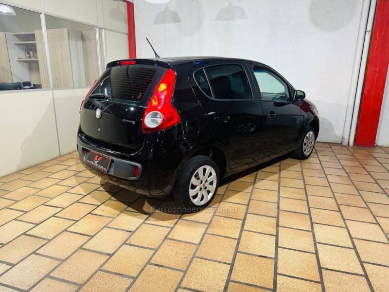 FIAT - PALIO - 2013/2013 - Preta - R$ 28.900,00