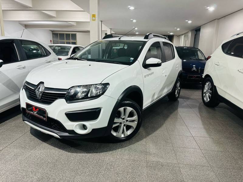 RENAULT - SANDERO - 2019/2019 - Branca - R$ 56.900,00