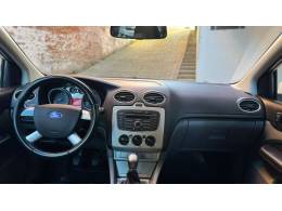 FORD - FOCUS - 2012/2012 - Branca - R$ 43.900,00