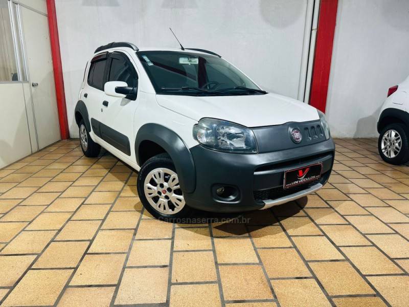 FIAT - UNO - 2012/2012 - Branca - R$ 33.900,00