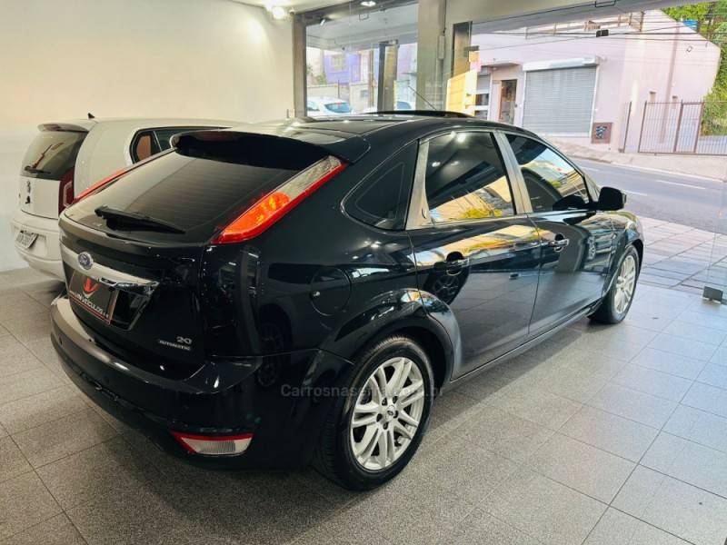 FORD - FOCUS - 2011/2011 - Preta - R$ 48.900,00