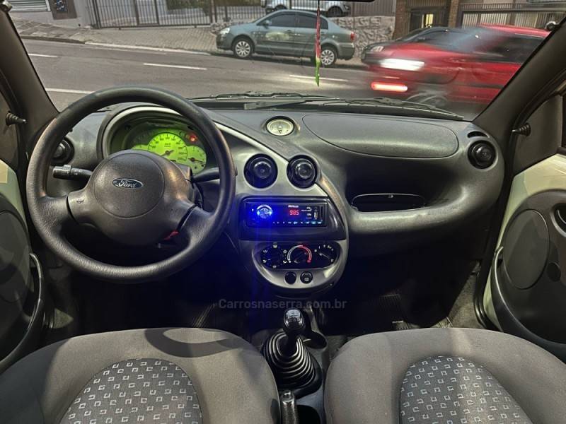 FORD - KA - 2005/2005 - Prata - R$ 17.900,00