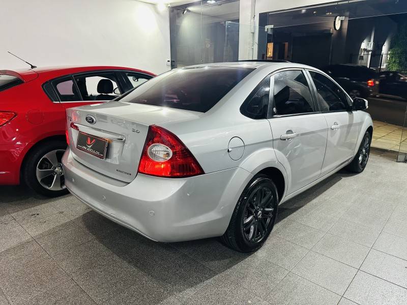 FORD - FOCUS - 2009/2009 - Prata - R$ 39.900,00