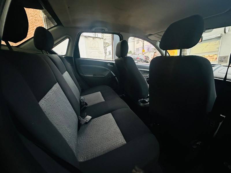 FORD - FIESTA - 2012/2012 - Preta - R$ 33.900,00