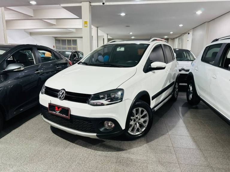 VOLKSWAGEN - CROSSFOX - 2013/2013 - Branca - R$ 44.900,00