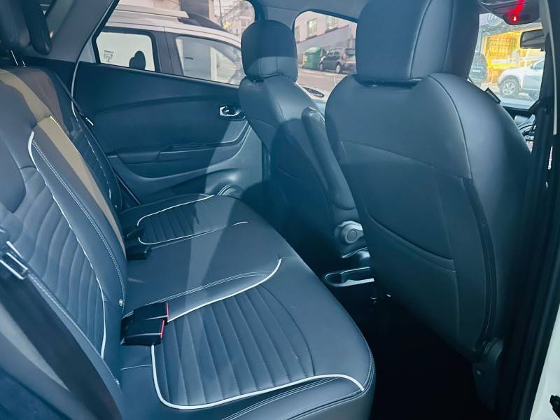 RENAULT - CAPTUR - 2018/2018 - Branca - R$ 74.900,00