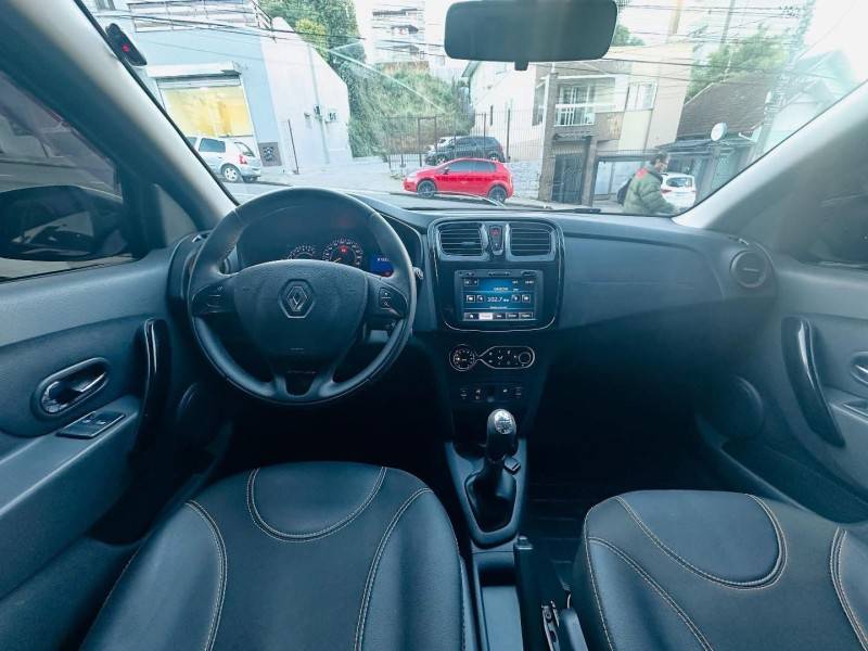 RENAULT - SANDERO - 2015/2015 - Preta - R$ 44.900,00