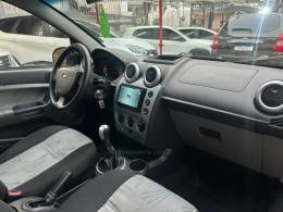 FORD - FIESTA - 2010/2010 - Prata - R$ 28.900,00