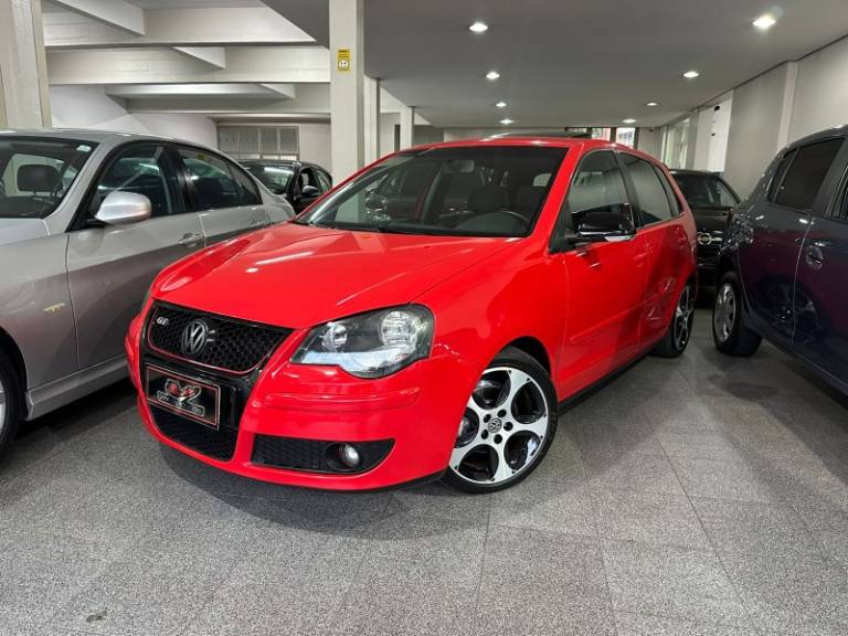 VOLKSWAGEN - POLO - 2010/2011 - Vermelha - R$ 52.900,00