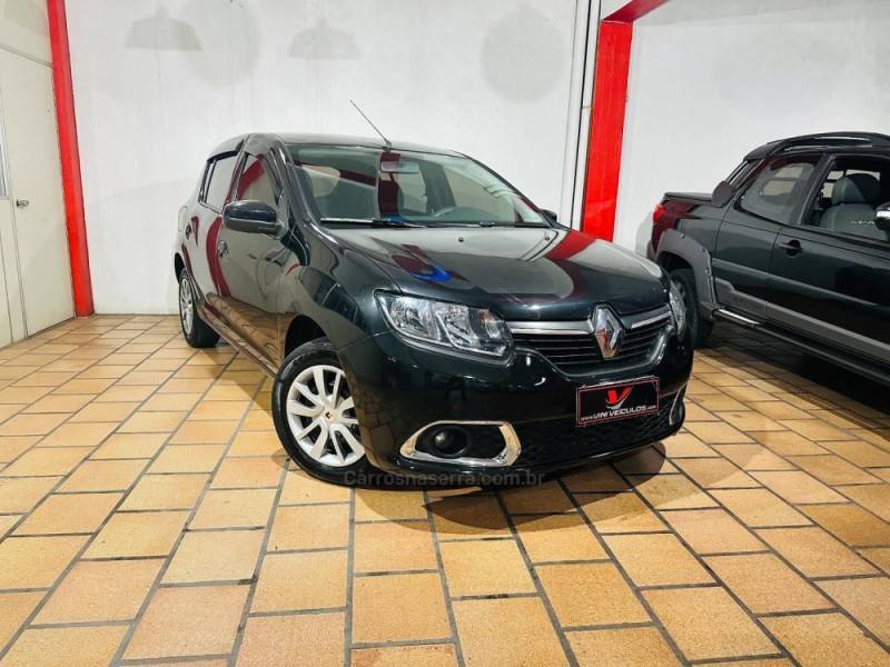 RENAULT - SANDERO - 2019/2019 - Preta - R$ 49.900,00