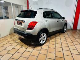 CHEVROLET - TRACKER - 2015/2015 - Dourada - R$ 69.900,00