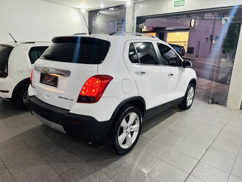 CHEVROLET - TRACKER - 2014/2014 - Branca - R$ 67.900,00