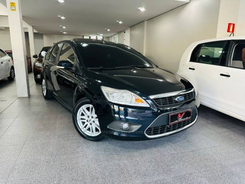 FORD - FOCUS - 2011/2011 - Preta - R$ 48.900,00