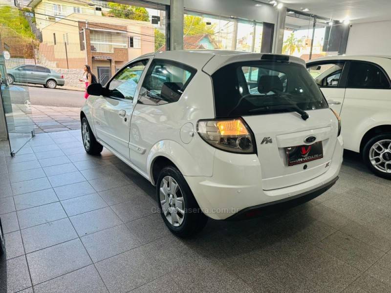 FORD - KA - 2013/2013 - Branca - R$ 28.900,00