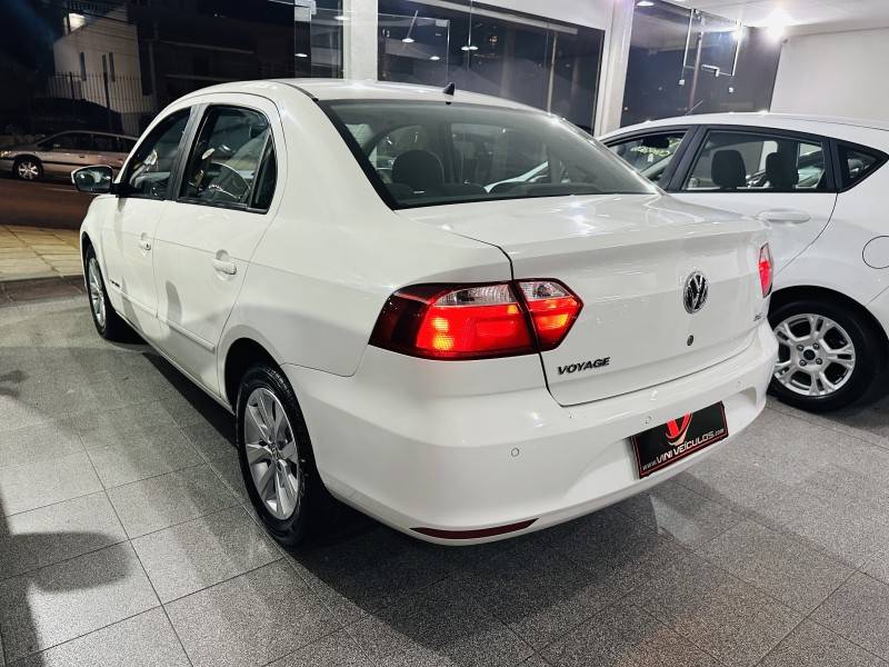 VOLKSWAGEN - VOYAGE - 2019/2019 - Branca - R$ 55.900,00