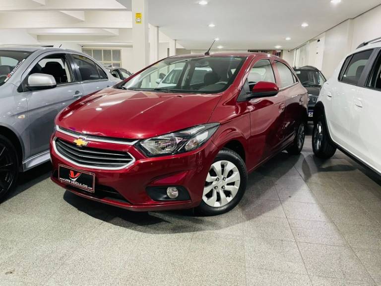 CHEVROLET - ONIX - 2018/2018 - Vermelha - R$ 52.900,00