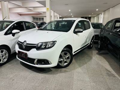 RENAULT - SANDERO - 2018/2018 - Branca - R$ 43.900,00