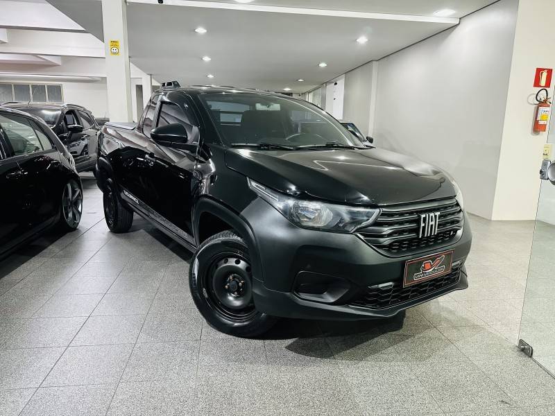FIAT - STRADA - 2022/2022 - Preta - R$ 64.900,00