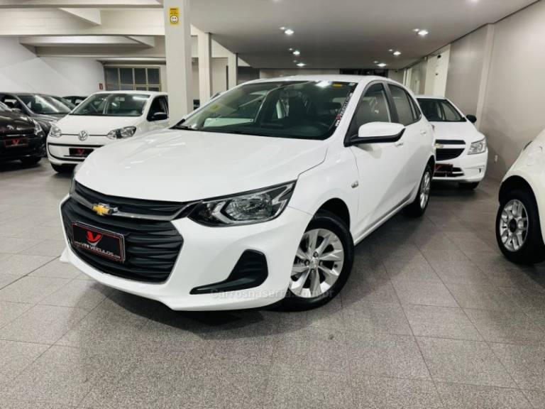 CHEVROLET - ONIX - 2022/2022 - Branca - R$ 78.900,00