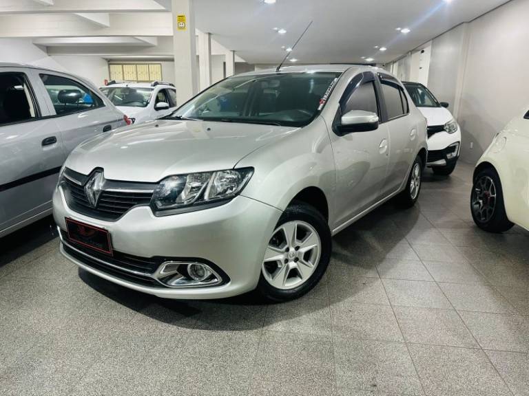 RENAULT - LOGAN - 2014/2014 - Prata - R$ 38.900,00