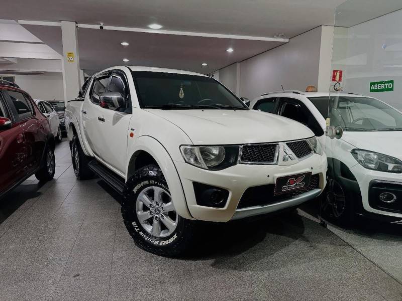 MITSUBISHI - L200 TRITON - 2011/2011 - Branca - R$ 105.900,00