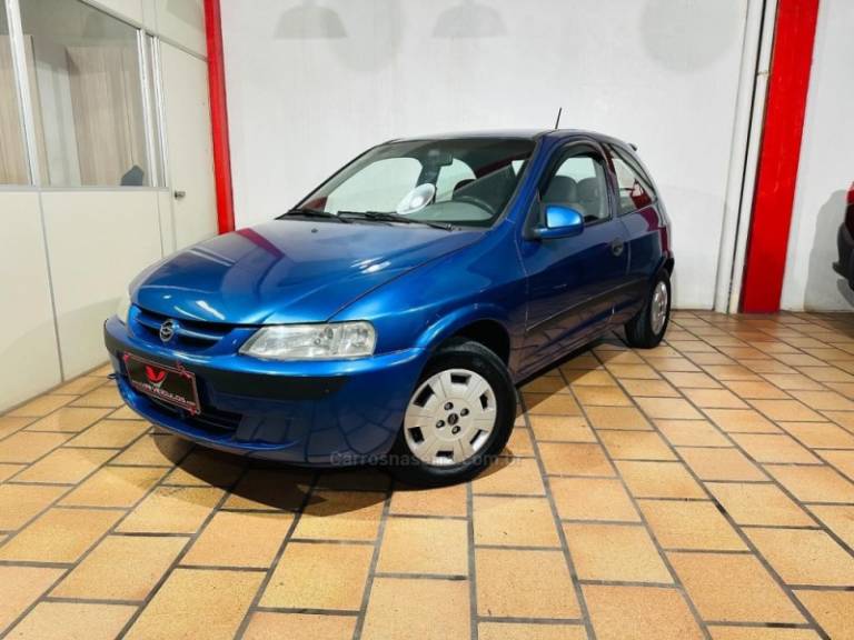 CHEVROLET - CELTA - 2001/2001 - Azul - R$ 15.900,00