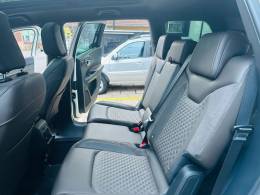 JEEP - COMMANDER - 2023/2023 - Branca - R$ 184.900,00
