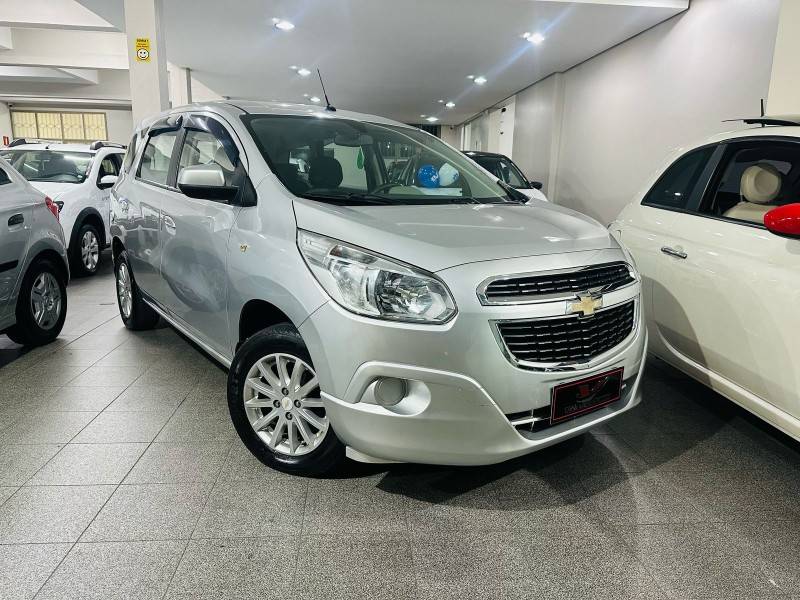 CHEVROLET - SPIN - 2013/2013 - Prata - R$ 44.900,00