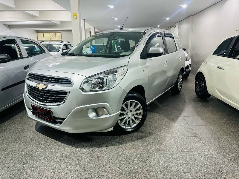 CHEVROLET - SPIN - 2013/2013 - Prata - R$ 44.900,00
