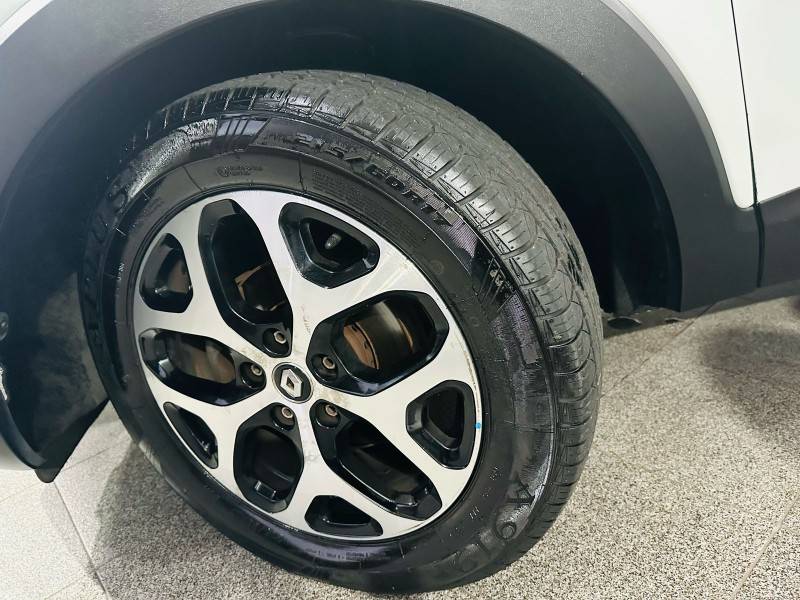 RENAULT - CAPTUR - 2018/2018 - Branca - R$ 74.900,00