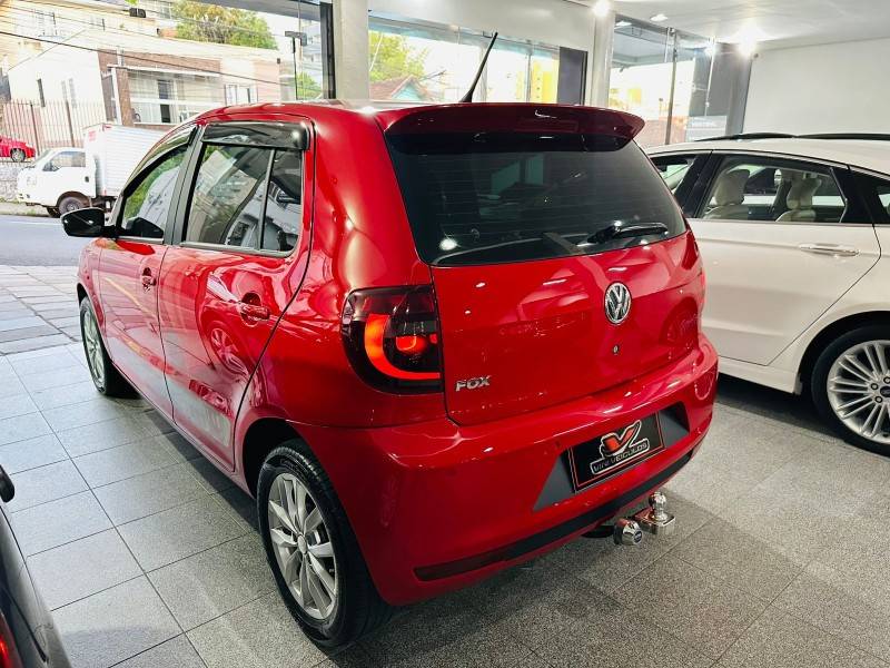 VOLKSWAGEN - FOX - 2014/2014 - Vermelha - R$ 46.900,00