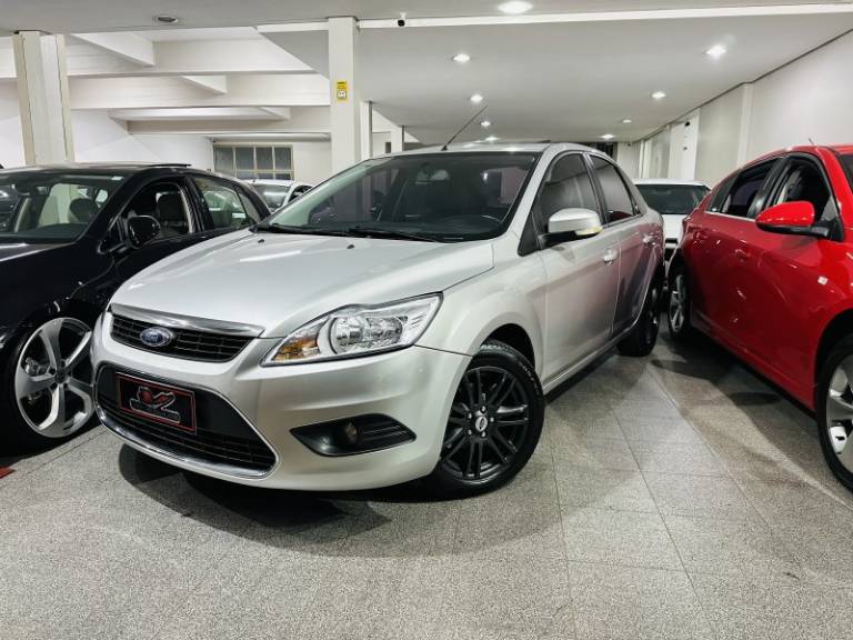 FORD - FOCUS - 2009/2009 - Prata - R$ 39.900,00