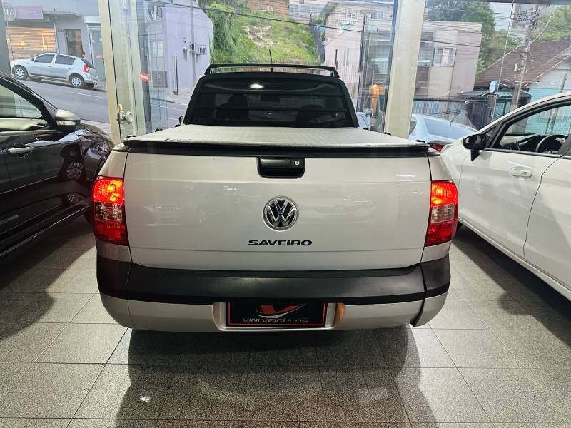 VOLKSWAGEN - SAVEIRO - 2014/2014 - Prata - R$ 47.900,00