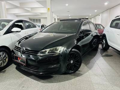 VOLKSWAGEN - GOLF - 2014/2014 - Preta - R$ 88.900,00