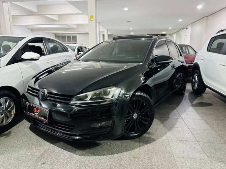 VOLKSWAGEN - GOLF - 2014/2014 - Preta - R$ 88.900,00