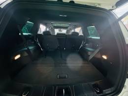 JEEP - COMMANDER - 2023/2023 - Branca - R$ 184.900,00