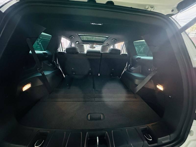 JEEP - COMMANDER - 2023/2023 - Branca - R$ 184.900,00
