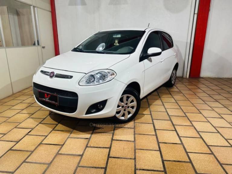 FIAT - PALIO - 2014/2014 - Branca - R$ 41.900,00